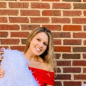 Meet your Posher, Jillian